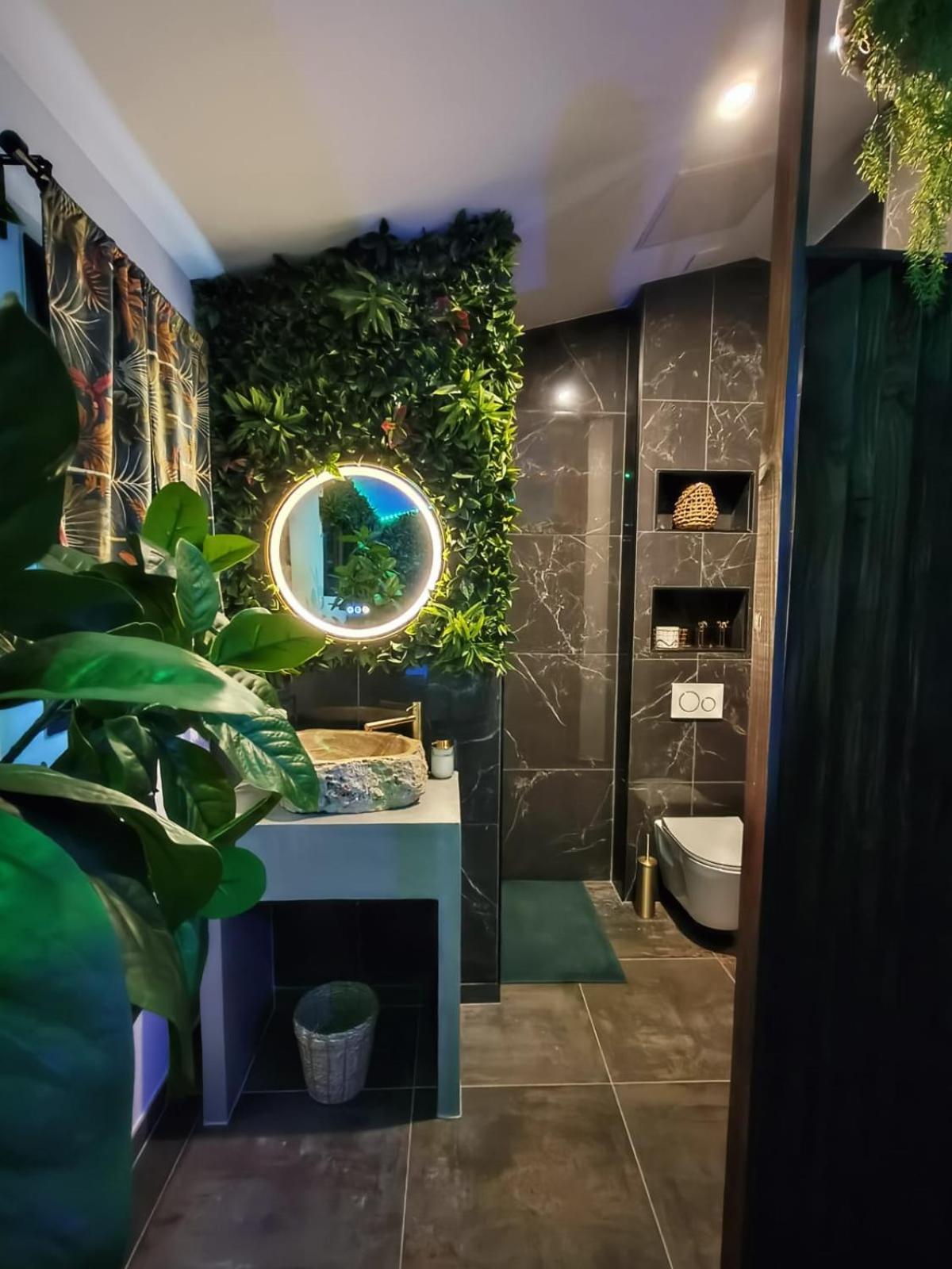 La Jungle Room Rognac Exteriör bild